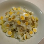 Patatas aliñás bacalao  huevos de codorniz