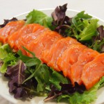 Sashimi  salmón y brotes verdes