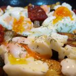 Plato de Verduras con huevos y tacos de sobrasada