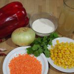 Sopa de maíz, lentejas rojas y leche de coco